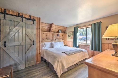 Ski-in And Ski-out Red River Cabin With Mtn Views!