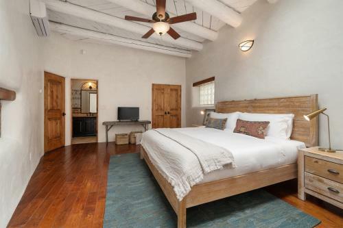Ranchitos - Private Luxury Home With Swimming Pool