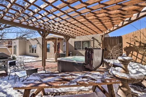 Adobe-style Home Less Than 2 Mi From Santa Fe Plaza!