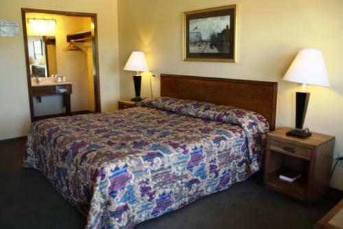 Lake Palestine Motor Inn