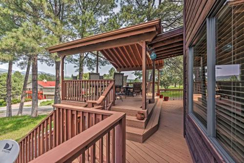 Cozy Ruidoso Cabin With Large Deck And Wet Bar!