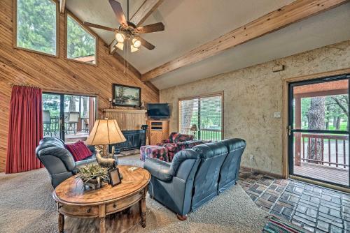 Cozy Ruidoso Cabin With Large Deck And Wet Bar!
