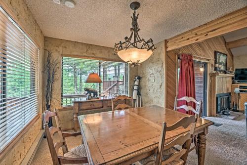 Cozy Ruidoso Cabin With Large Deck And Wet Bar!