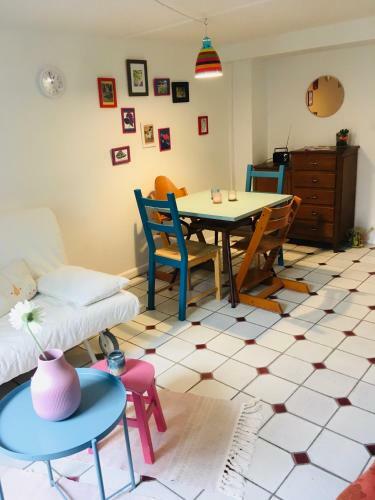 Hostal Le Rez De Jardin