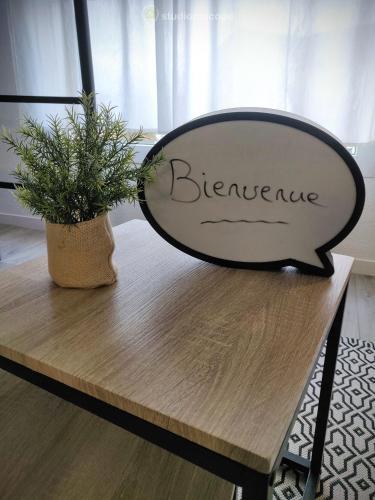 Apartamento Studio �quip� 1/4 Pers Futuroscope (8 Min � Pieds)