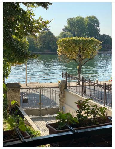 Beautiful Villa With Seine View