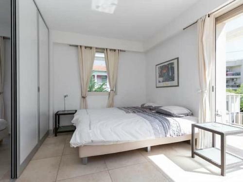 Enticing Villa In Juan-les-pins At 100 M From The Beach