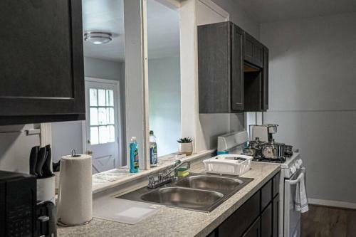 Apartamento Spacious & Comfy 5min To Downtown Royal Beds