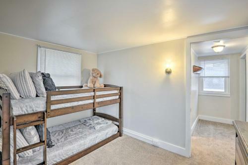 Owasco Lake Getaway With Fenced Yard And Views!