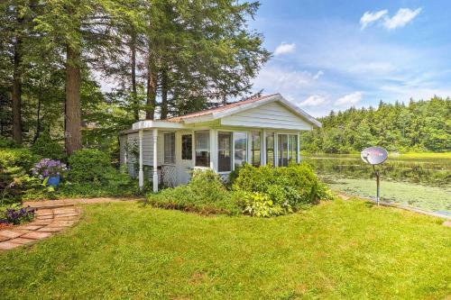 Cozy Cottage On Caroga Lake With Waterfront Fire Pit