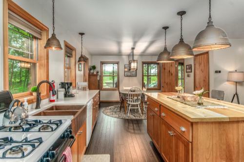 Cabin Glamping Chef's Kitchen New Build