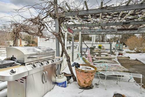Hopewell Junction Apartment With Private Patio!