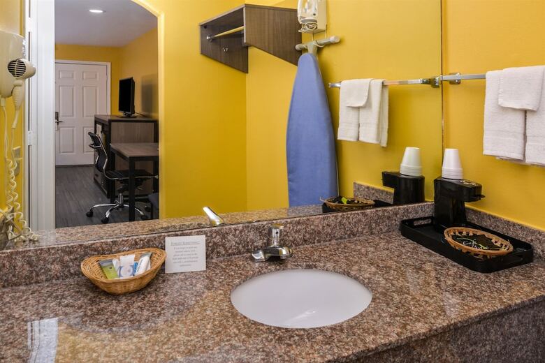 Motel Americas Best Value Inn West Columbia