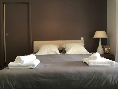 Maison Avec Piscine Au C?ur de La For�t