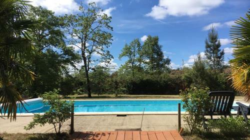 Maison Avec Piscine Au C?ur de La For�t