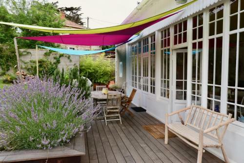 Lovely Renovated Cottage 150m From The Beach