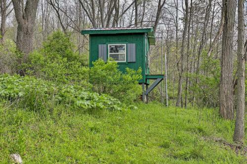 Penn Yan Getaway With Spacious Deck And Yard!