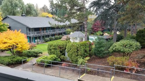 Shilo Inn Suites Hotel - Portland/beaverton