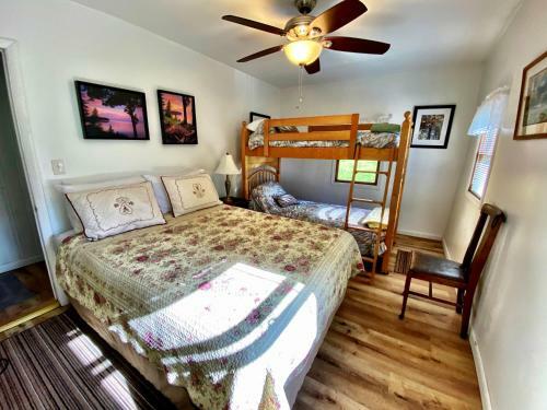 Maple Cottage On Secret Cove In Parkland