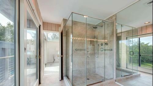 Stunning South Hampton Retreat