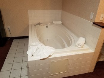 Guesthouse Hotel & Suites Portland
