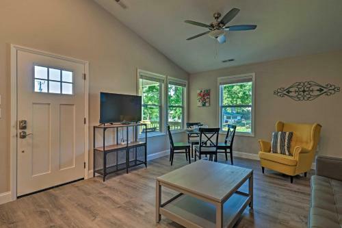 Charming Candler Cottage 12 Mi To Asheville!