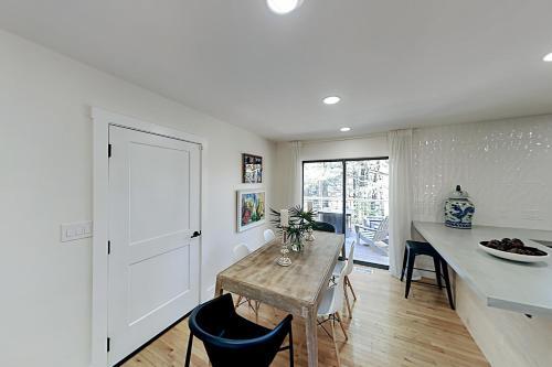 Crestview Cottage