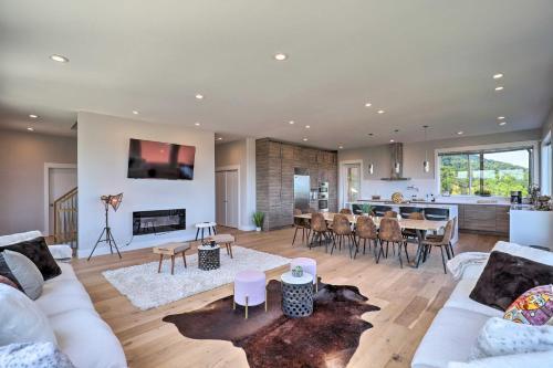 Luxe Asheville Home With Stunning Mountain View