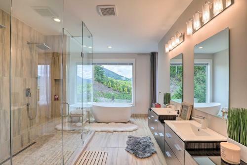 Luxe Asheville Home With Stunning Mountain View