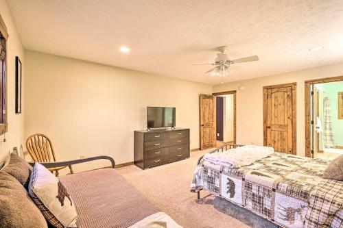 Spacious Elk Park Lodge With Hot Tub And Fire Pit