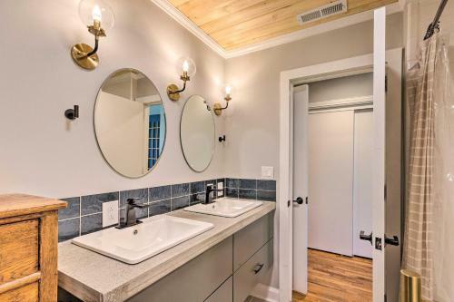 Dog-friendly Home With Yard 1 Mi To Downtown!