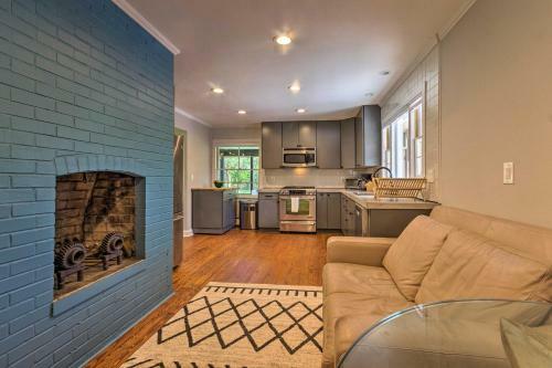 Dog-friendly Home With Yard 1 Mi To Downtown!