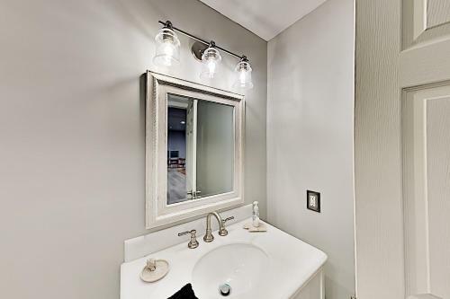 Jeter Mountain Manor