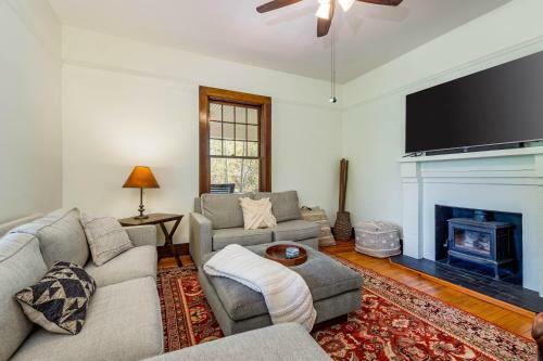 Spring Creek Farmhouse