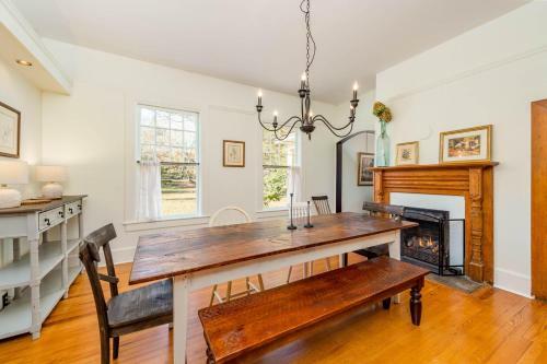 Spring Creek Farmhouse