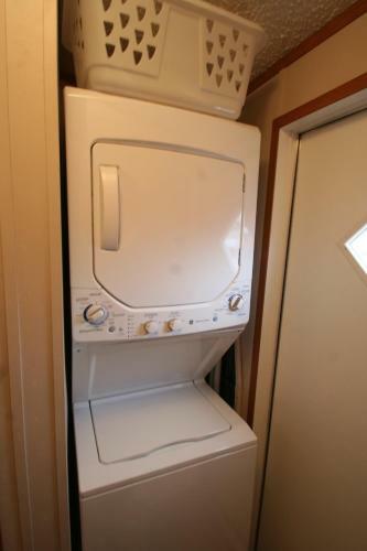 Hostal Eagle Ford Village Suites