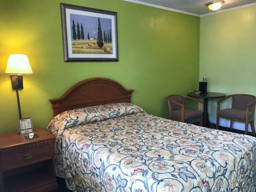 Hotel Economy Inn