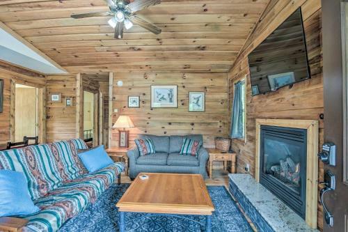 Riverfront Cabin With Fire Pit Hike And Explore!