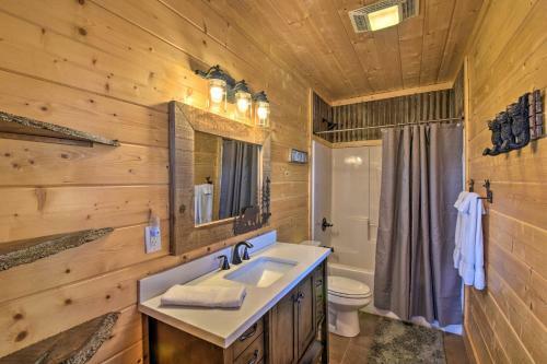 Private Luxury Cabin With Long Range Mtn Views!
