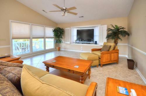 108 W Yacht Drive