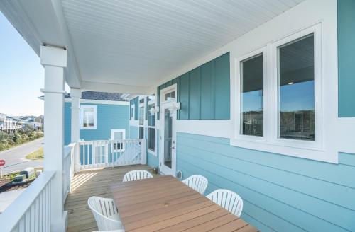 Enjoy The Coastal Breeze In This Pet Friendly Home