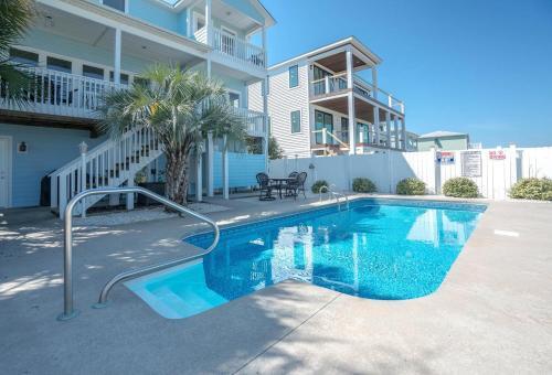 Spacious Beach Home With A Private Pool
