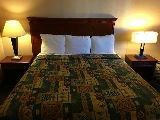 Hotel Rodeway Inn At Fort Lee