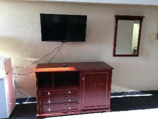 Hotel Rodeway Inn At Fort Lee