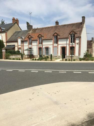Hostal Chambres D'h�tes Ou Gites Les Dameraudes Gien Langesse