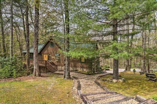 Make Your Mark Cozy Sapphire Cabin With Hot Tub!