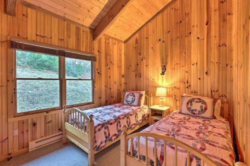 Family-friendly Sparta Cabin With Mtn Views!