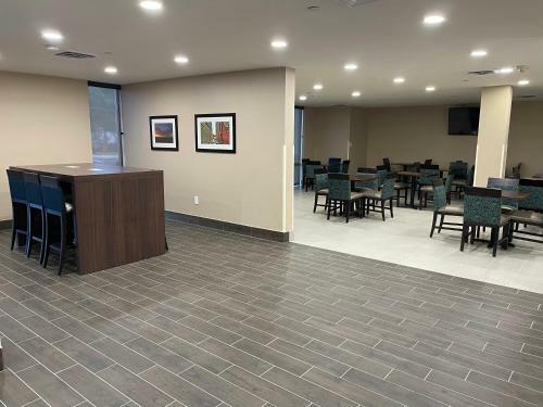 Hotel Quality Inn & Suites
