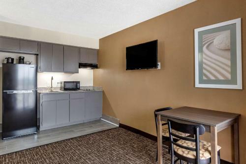 Hotel Quality Inn & Suites