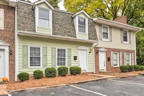 Charming Southern Pines Abode - Walk To Dtwn!